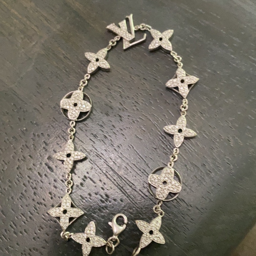 K18 Yellow gold LV Design bracelet